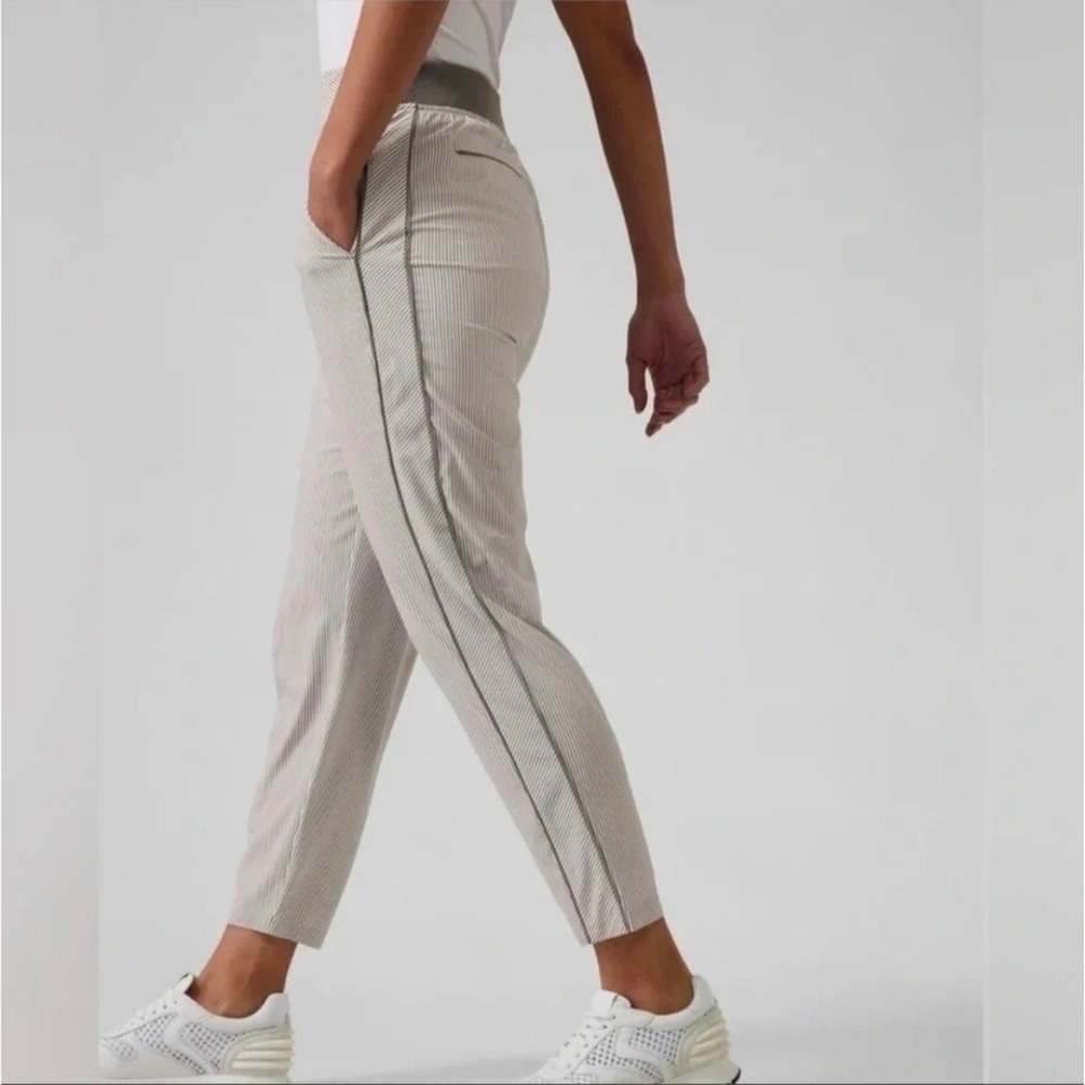 Athleta Brooklyn Textured Ankle Pant Grey White Striped Size 20 NWT Athleisure